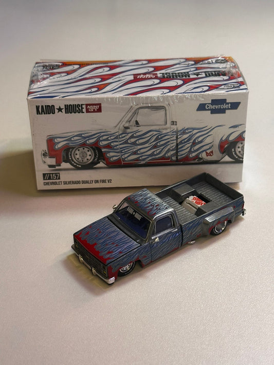 CHASE - Kaido House x MiniGT - Chevrolet Silverado Dually On Fire V2