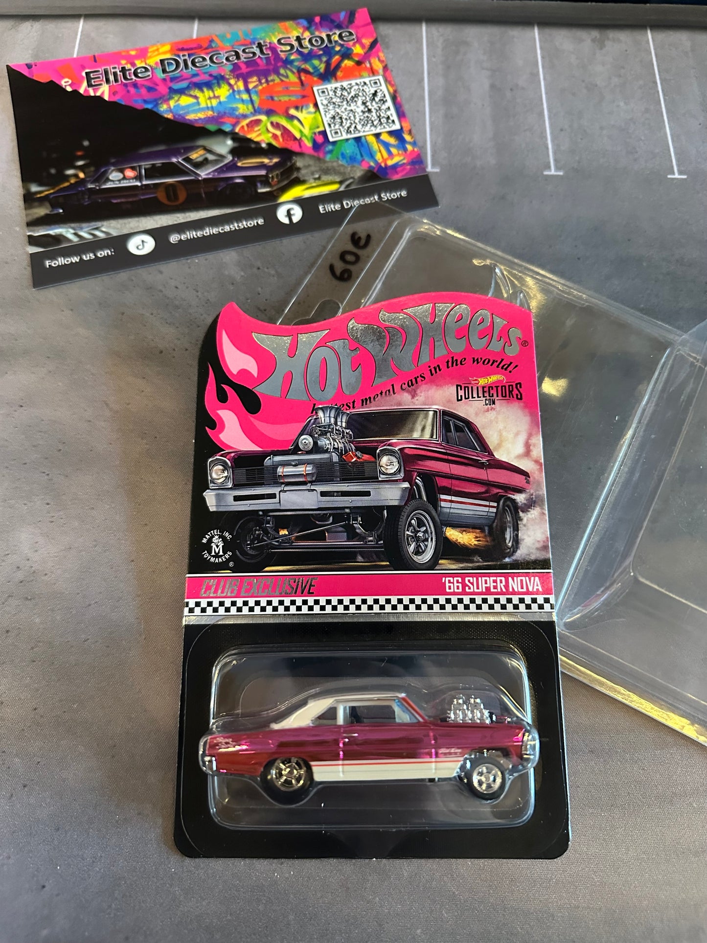 HotWheels RLC '66 SUPER NOVA Spectraflame Magenta