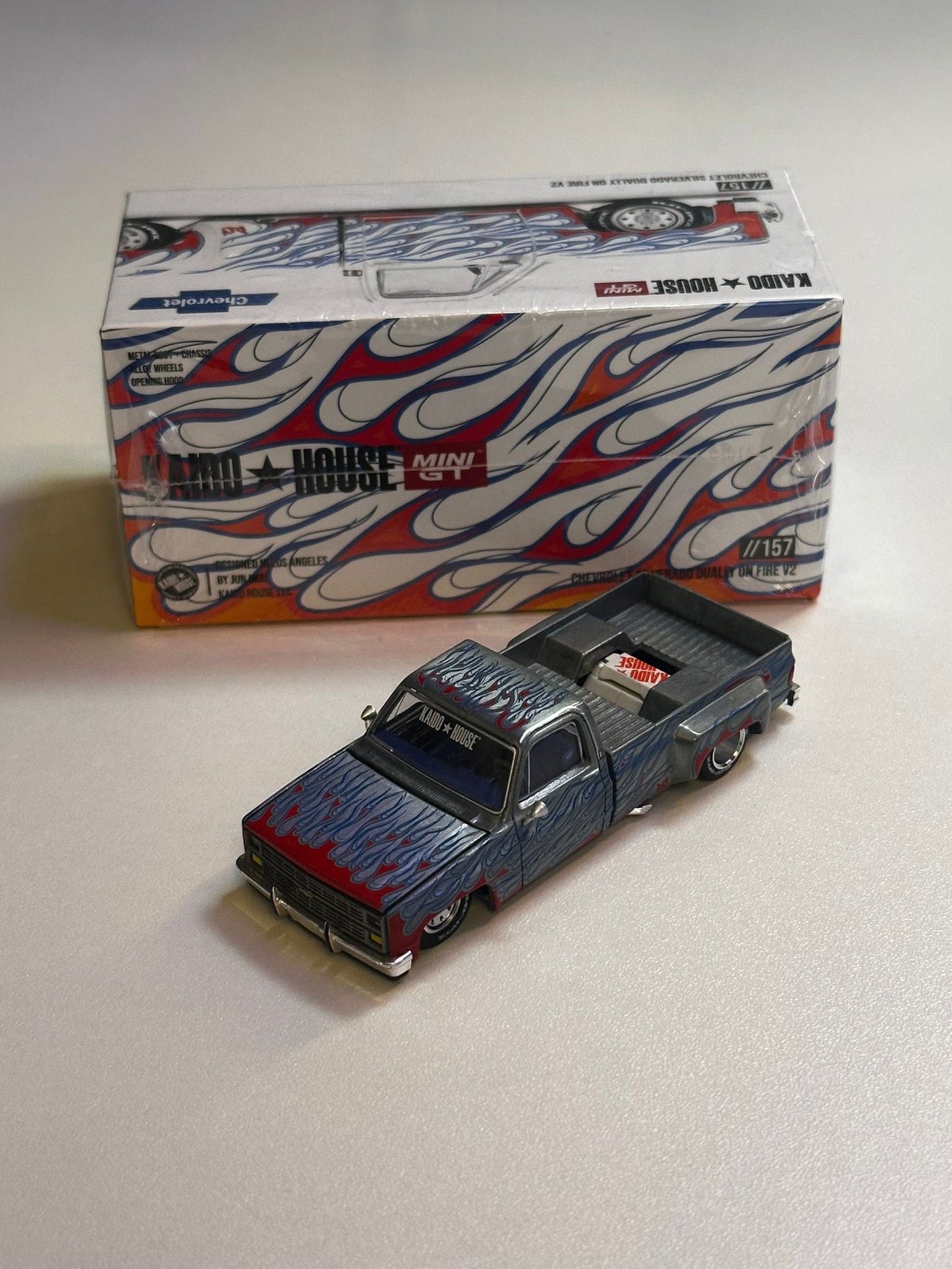 CHASE - Kaido House x MiniGT - Chevrolet Silverado Dually On Fire V2