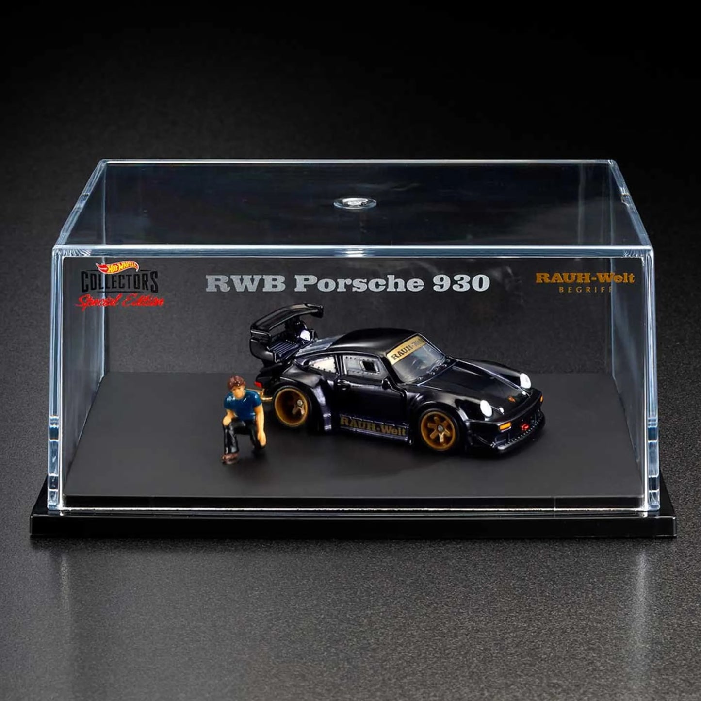 RLC Exclusive RWB Porsche 930 with Akira Nakai Figurine