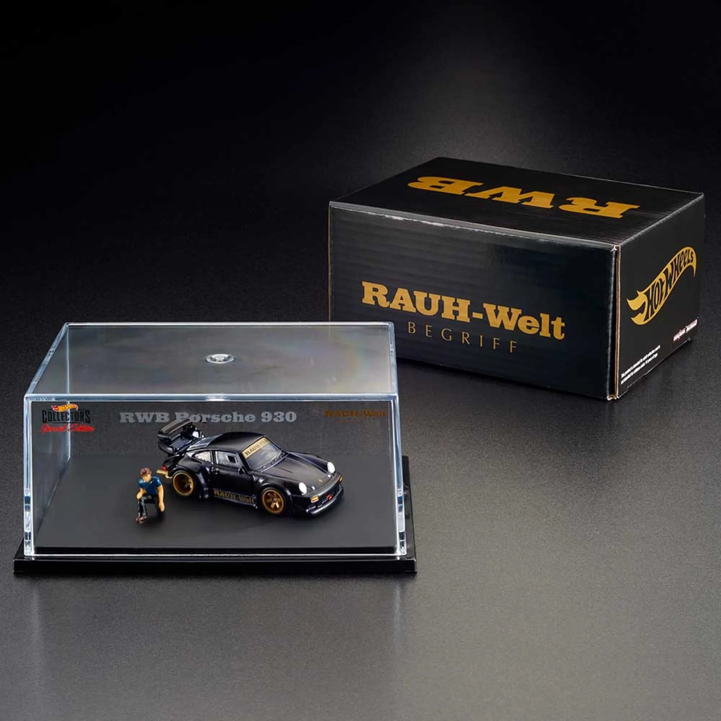 RLC Exclusive RWB Porsche 930 with Akira Nakai Figurine